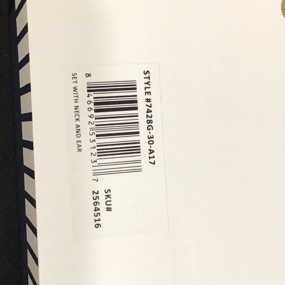 Ladies watch with necklace set - Picture 2 of 2